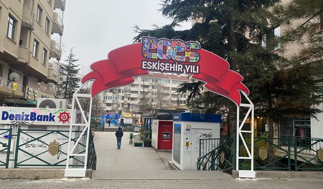 Şehrin en yoğun noktasında yeni yıl vurgusu dikkat çekti