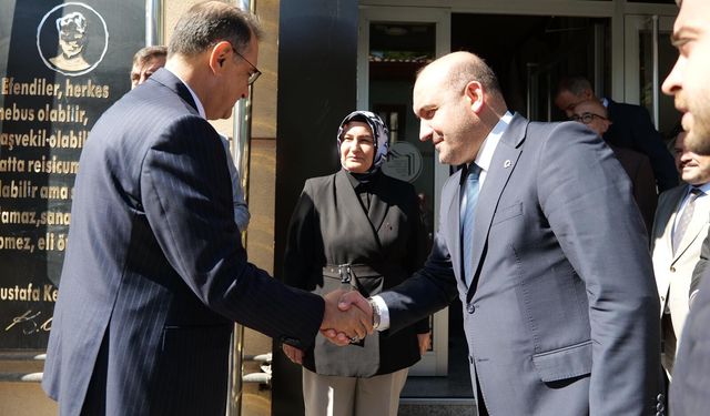 Ayağınıza sıcak su dökmeli!