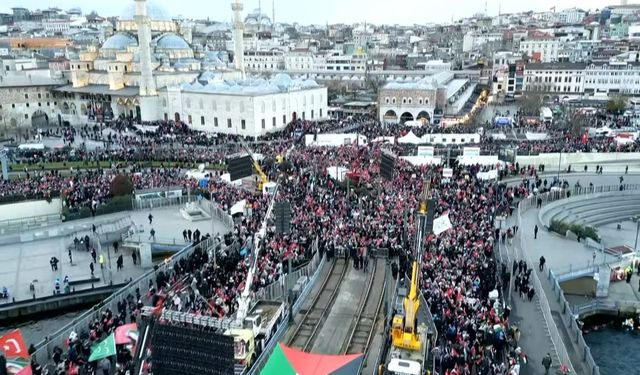 Galata Köprüsü’nde Filistin için tarihi yürüyüş