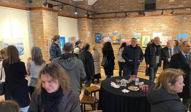 Otizmli ressamın sergisi büyük ilgi gördü