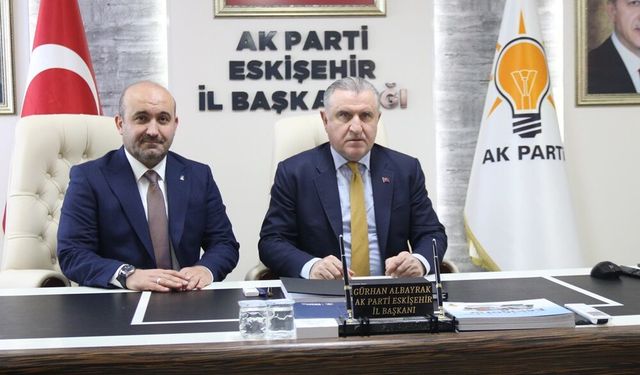 Bakan Bak AK Parti Eskişehir İl Başkanlığı'nı ziyaret etti