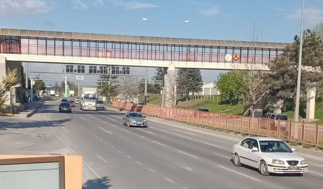 Eskişehir'deki o mahallede üst geçit çilesi!