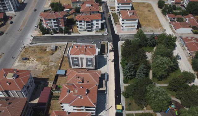 Yollar yenilendi: 30 bin metrekare asfalt serildi