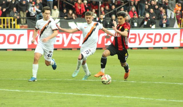 Es-Es zirve mücadelesinde