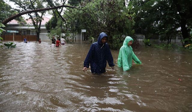 Endonezya'da sel: 14 ölü