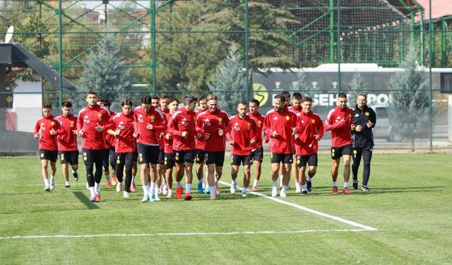 Es-Es'te 10 isim sakatlandı!