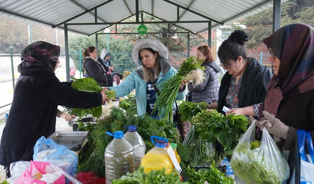 Kadın üretici ürün satış noktası yoğun ilgi görüyor
