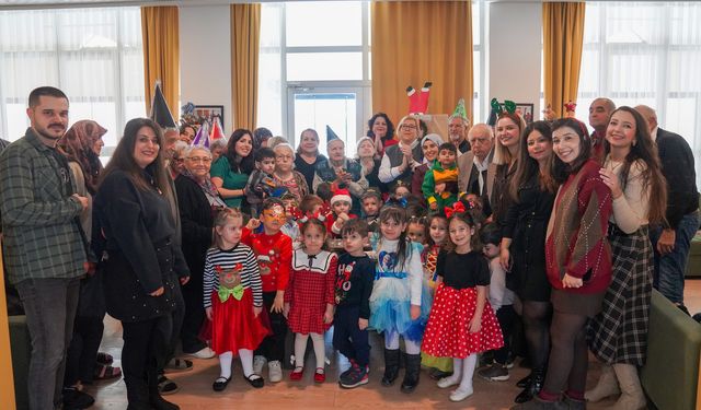 Çocuklar ve büyükler yeni yılı birlikte kutladı