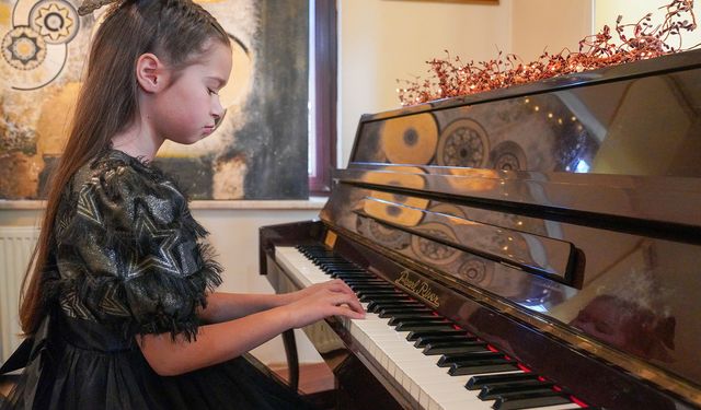 Yeni yıl piyano konseri büyük beğeni topladı