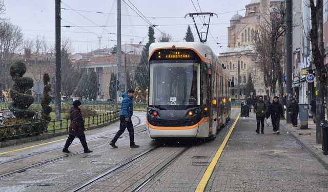Eskişehir'de kar yağışı başladı