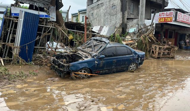Tropikal fırtına can aldı!