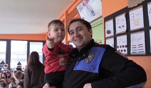 Çocuklardan bayrak sevgisi!