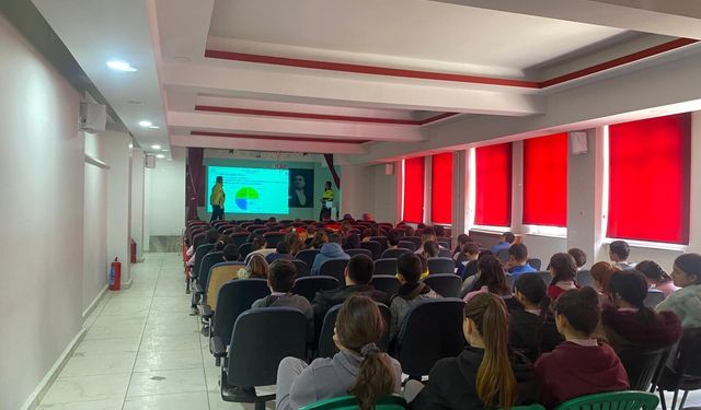 Seyitgazi'de öğrencilere trafik kuralı eğitimi verildi