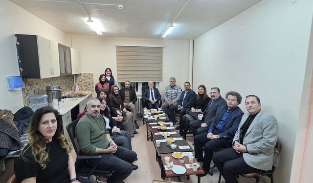 Sağlık çalışanları iftarda buluştu