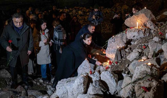 Kahramanmaraş depremlerinin 3. yıl dönümünde hayatını kaybedenler anıldı