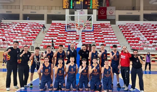 Şampiyonluk ipini göğüsledi