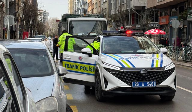 Engelli park yerine park eden araca ceza!