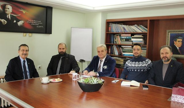 Başkan Ataç'tan gazetemize geçmiş olsun ziyareti