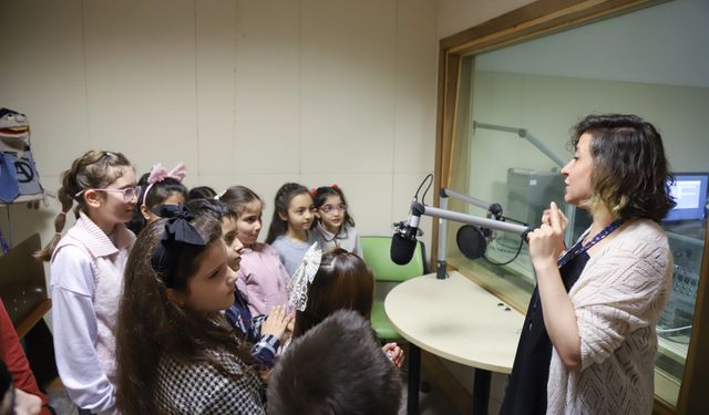 Minikler Radyo A’da yayın heyecanı yaşadı