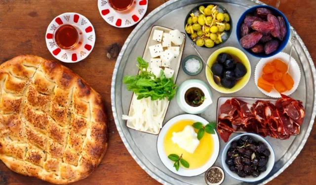 Sahurda ne yenir? Tok tutan yiyecekler neler?
