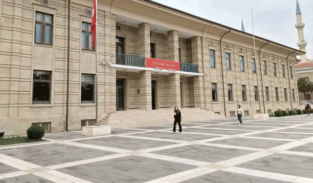 Eskişehir'de Valilik Meydanı için yasak kararı!