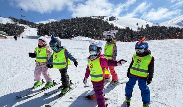 Minikler karla buluştu