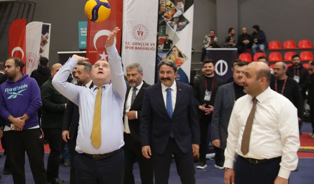 Topa nasıl vurulurmuş görün