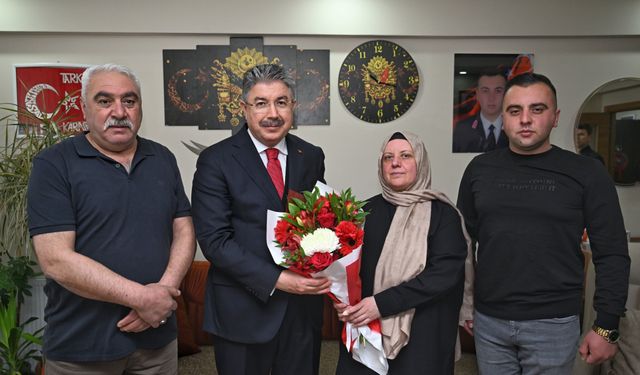 Vali Yılmaz'dan şehit ailesine ziyaret