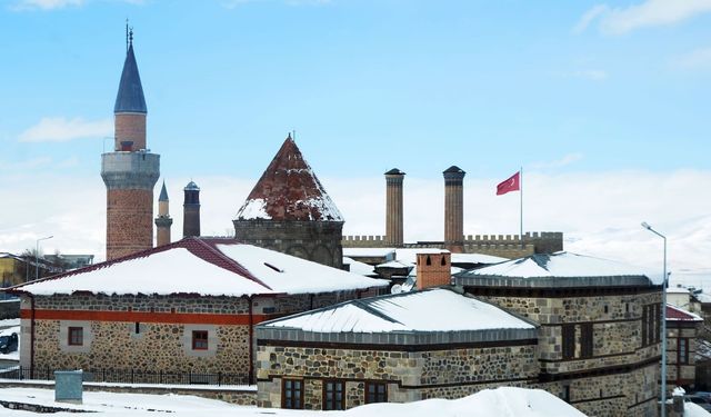 Kar Doğu'yu terk etmiyor