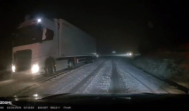 Kar yağışı sürücülere zor anlar yaşattı