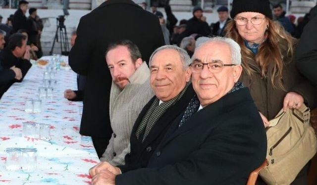 Şeytan diyor şu çantayı geçir kafasına…