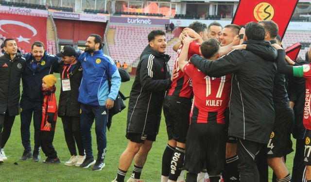 Es-Es zirveye kilitlendi!