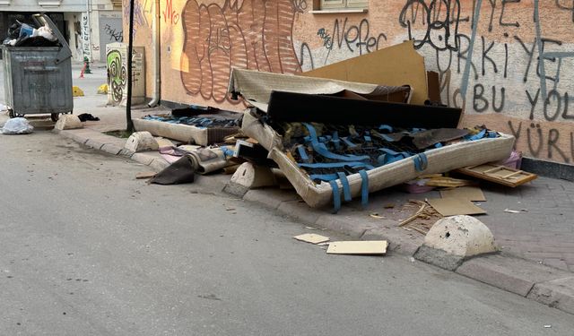 Kaldırımda çirkin görüntü!