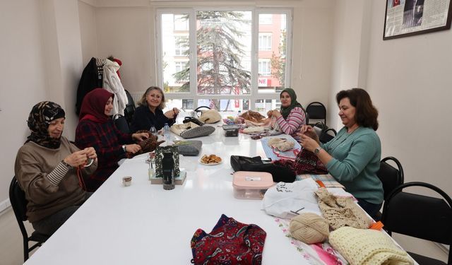 Eskişehir'de kadınlar ilmek ilmek üretiyor