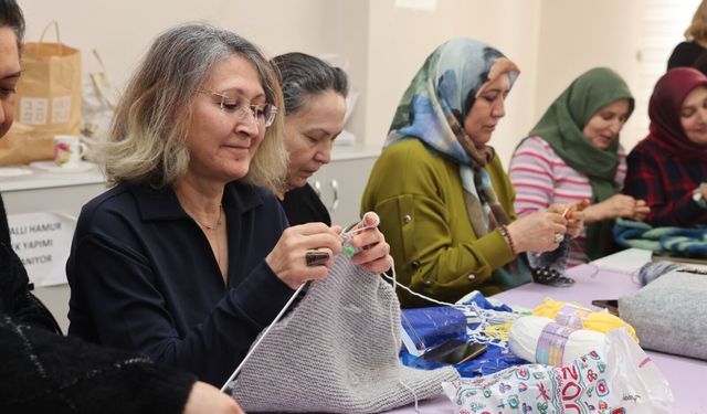 Kadınlara örgü atölyesi