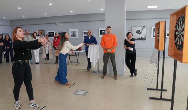 Kadınlara özel dart turnuvası