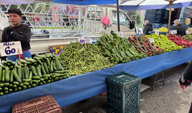 Eskişehir'de vatandaş alamıyor pazarcı satamıyor!