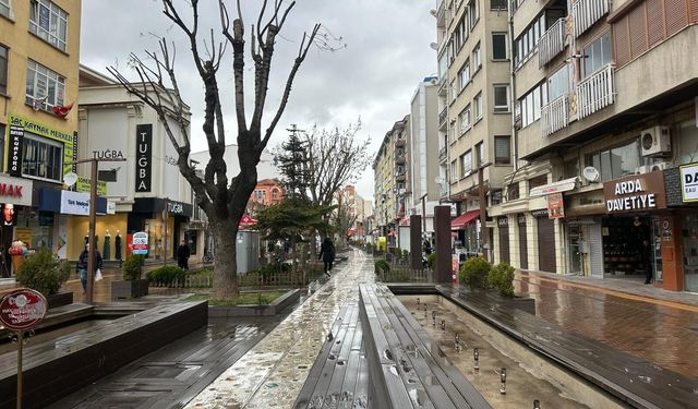 Yağış hayatı etkiledi: Eskişehir'de sakin gün!