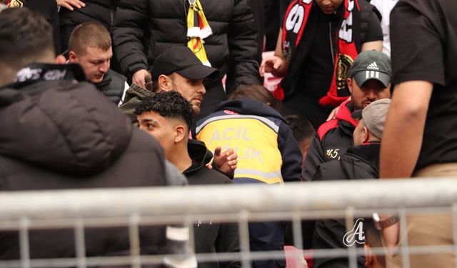 Tribünde epilepsi nöbeti geçiren taraftara sağlık ekipleri müdahale etti!
