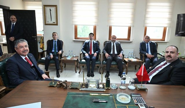 Başkan Harmancı, Vali Yılmaz'a belediye çalışmaları hakkında bilgi verdi