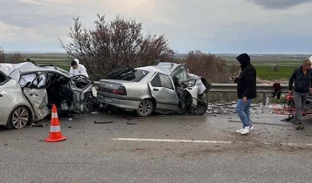 Eskişehir yolunda katliam gibi kaza!