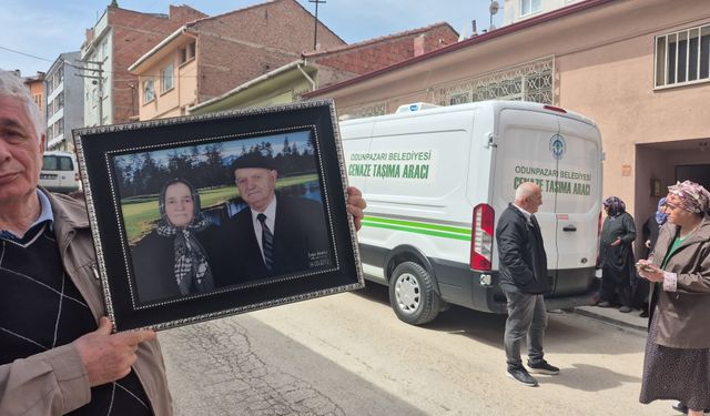 70 Yıllık büyük aşkı ölüm bile ayırmadı