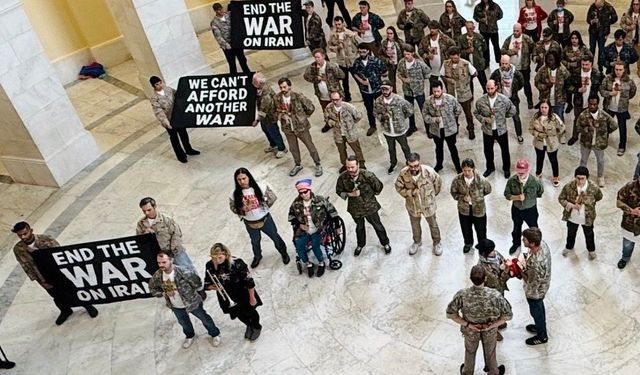 ABD Kongresinde İran savaşını protesto eden gazilere gözaltı