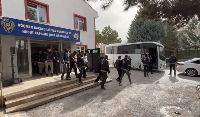 Göçmen kaçakçılık operasyonuna 10 tutuklama