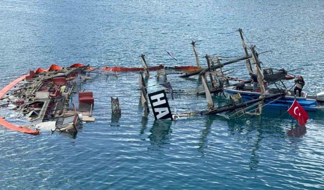 Tur teknesi sulara gömüldü, bir kişi hayatını kaybetti