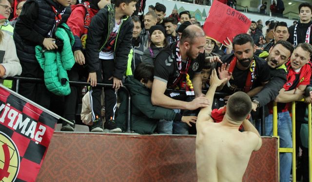 Formasını kaptırdı