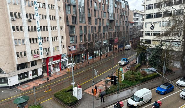 Yağmur yağdı sokaklar boş kaldı!