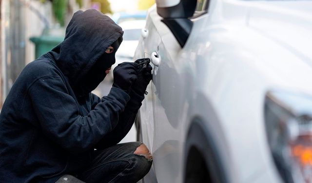 İlginç hırsızlık: Aracı ruhsat sahibi kaçırdı