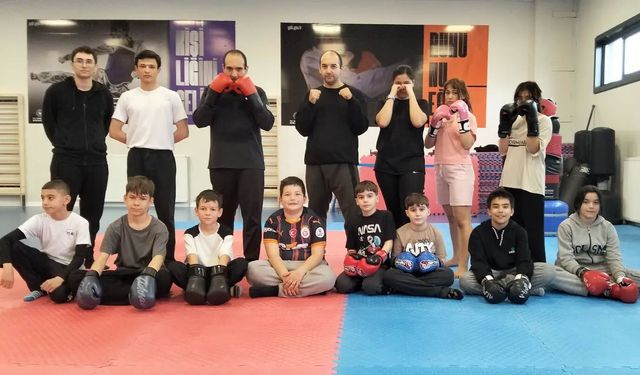 Kick-Boks hız kesmiyor