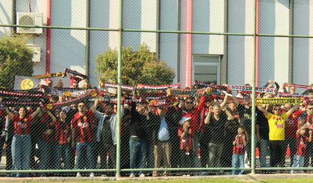 Taraftarlar takıma moral verdi